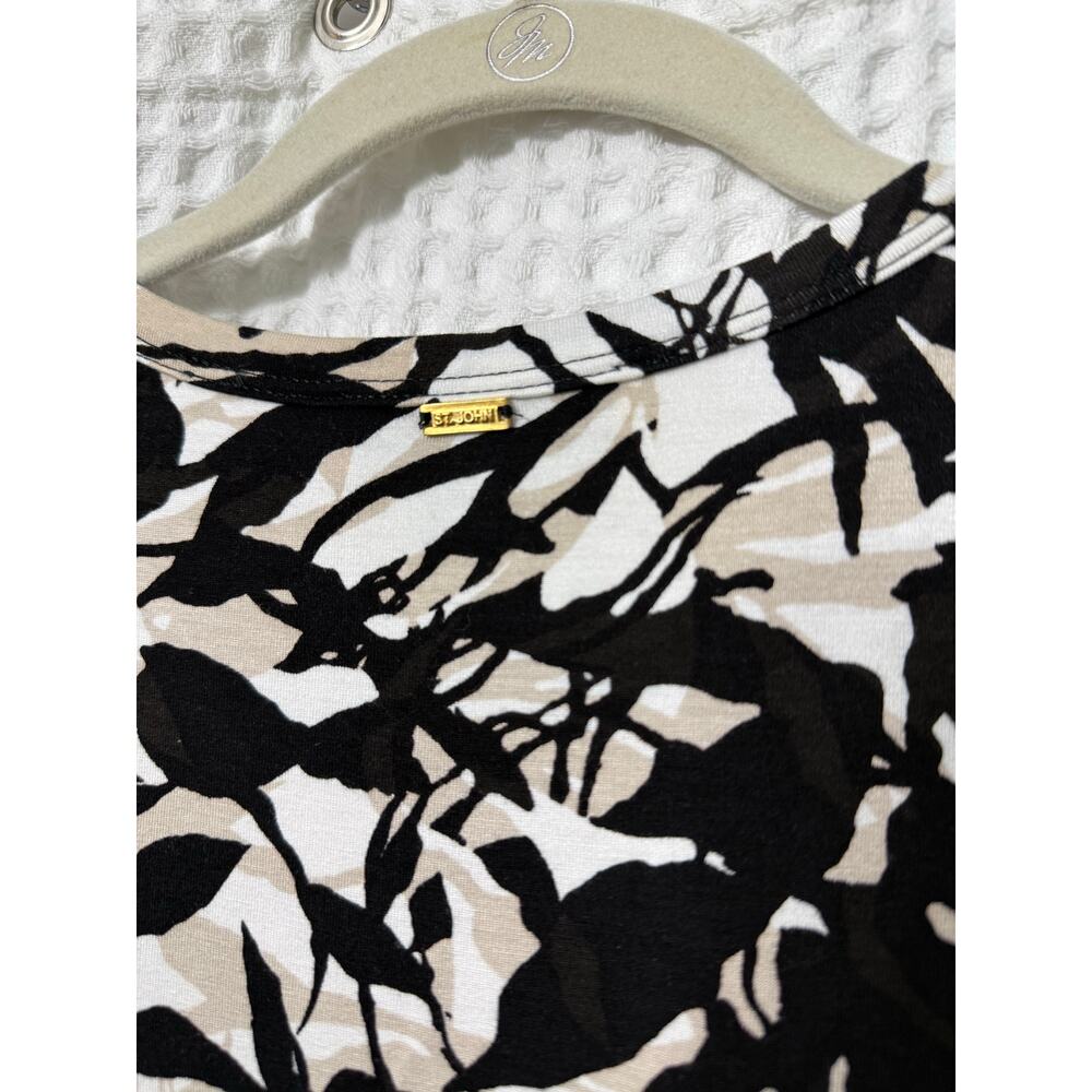St. John Black White Tan Floral Short Sleeve Top Sz Med - Picture 7 of 7